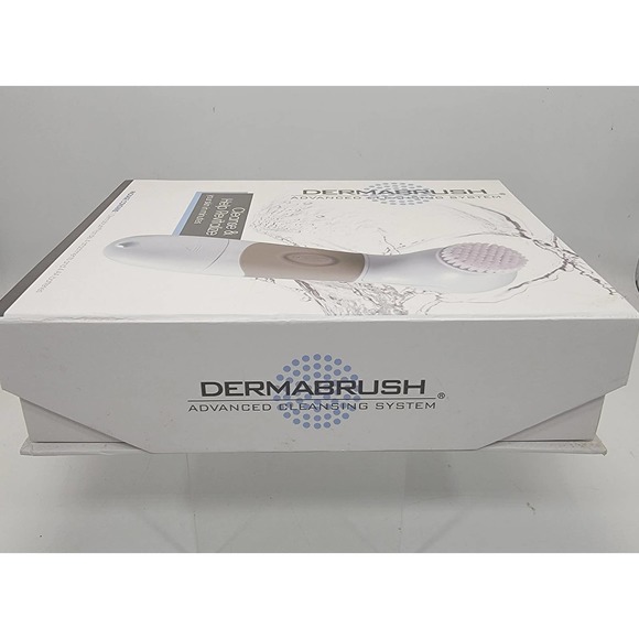 Dermabrush Advanced Cleansing System Scrub Cleanser, Gloves, Case (No Batteries) - Picture 6 of 7
